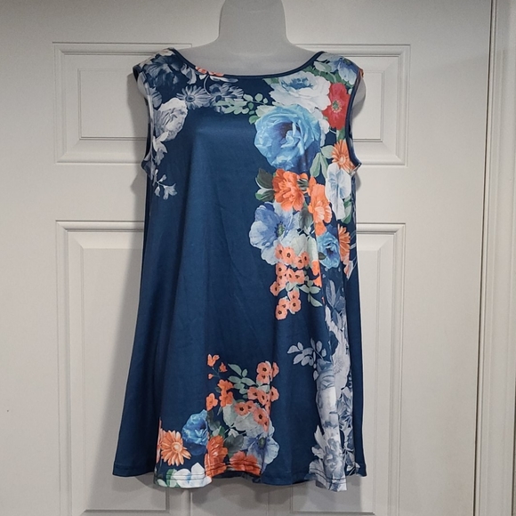 💙 TANK TUNIC: Blue Floral Tank Tunic trapeze hem - Picture 1 of 4